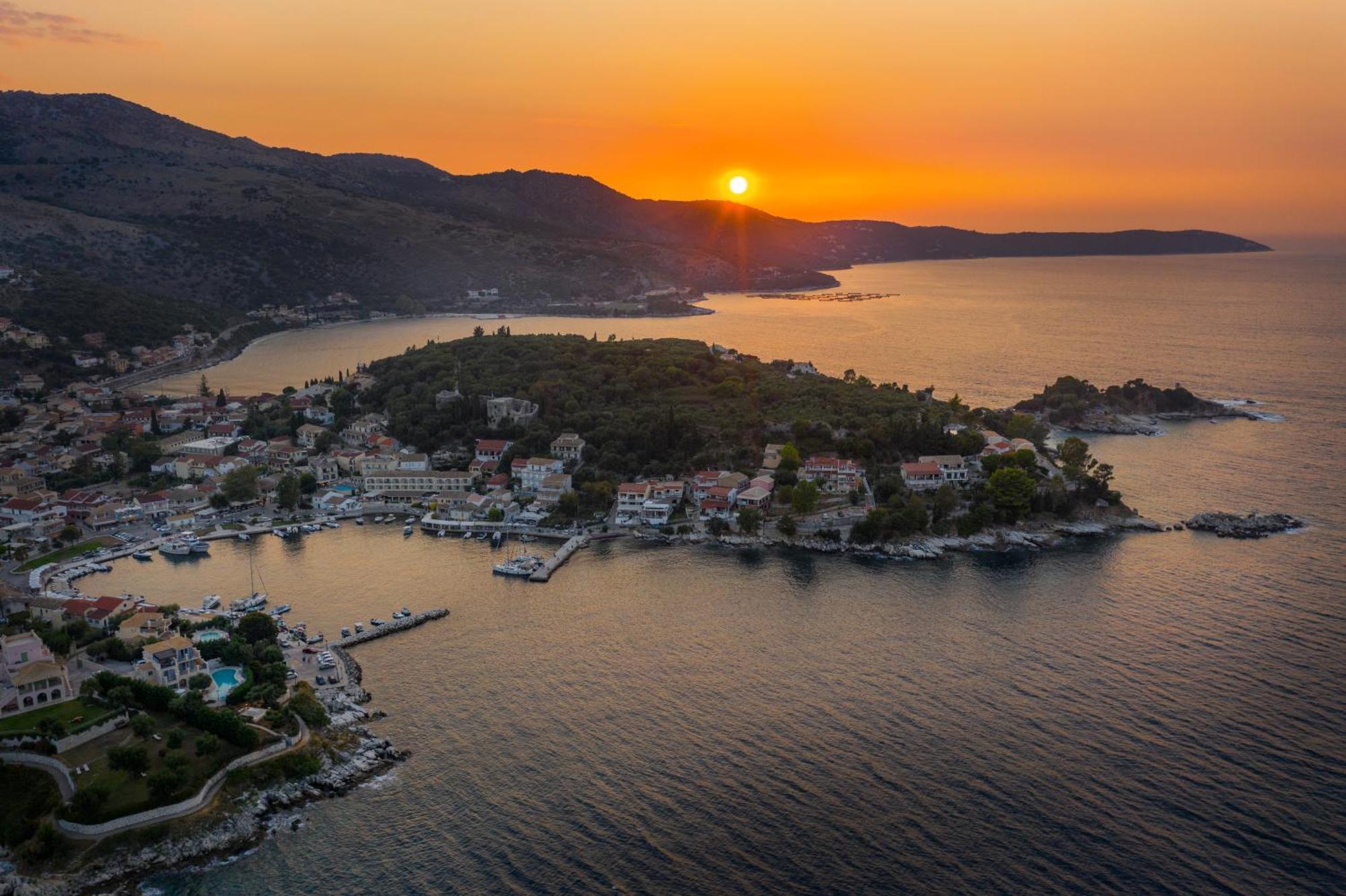 Melina Bay Boutique Hotel Kassiopi Eksteriør billede